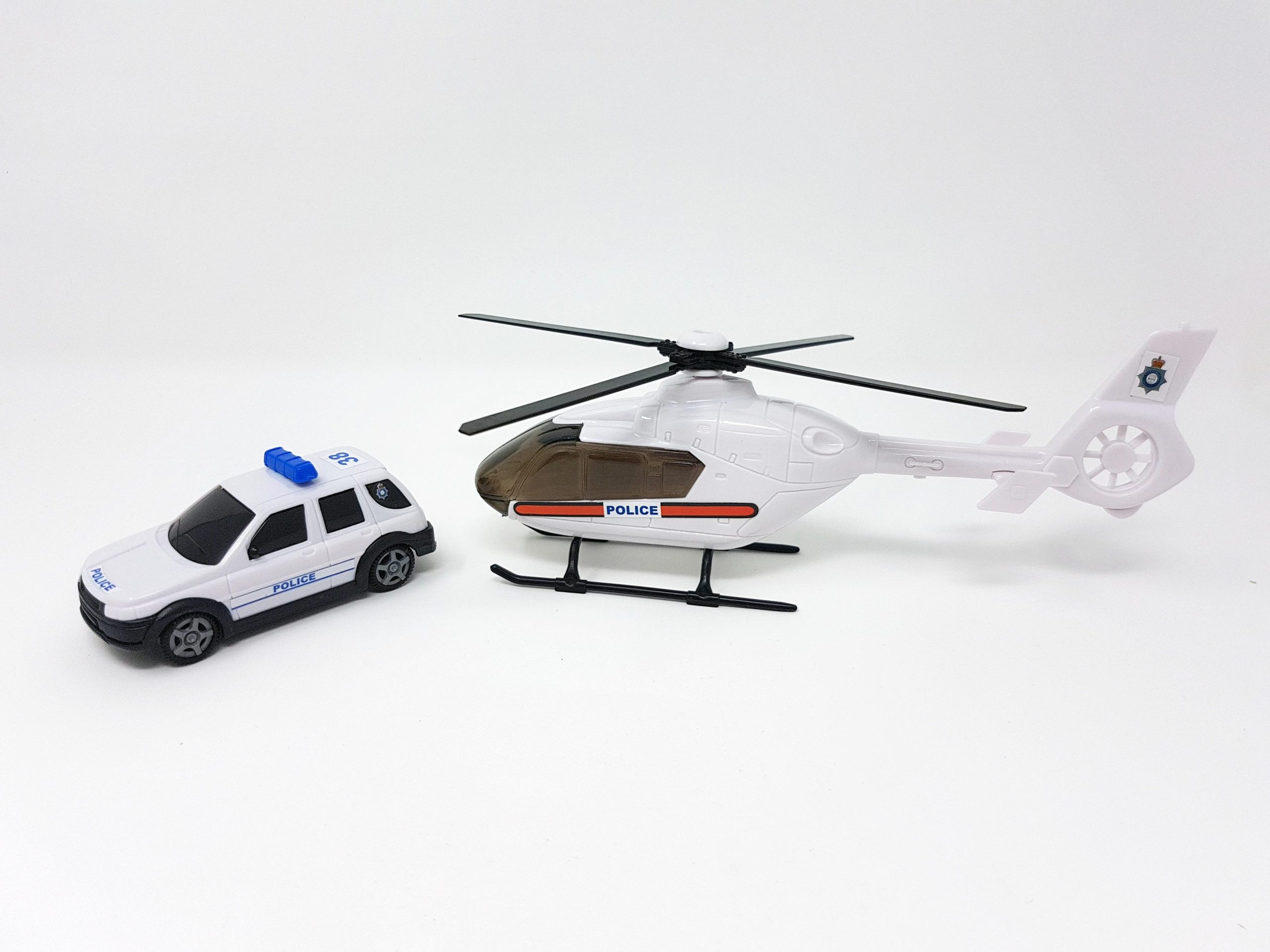 HELICÓPTERO Y COCHE